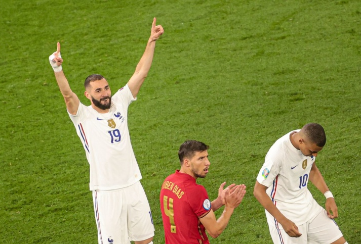 حصل بنزيمة على لقب أفضل لاعب كرة قدم فرنسي لموسم 2023/2024