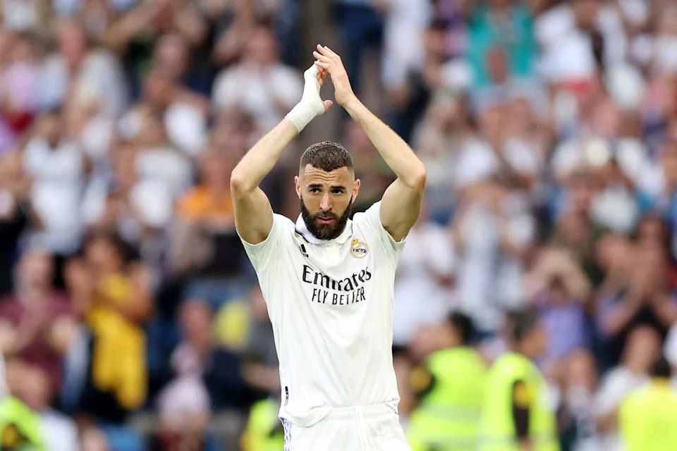 بنزيمة يوجه رسالة دعم لريال مدريد في السوبر الإسباني